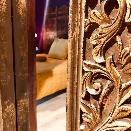 La Casa Blue Wingles