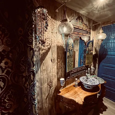 La Casa Blue Bed and Breakfast