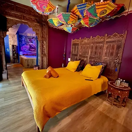 La Casa Blue Bed & Breakfast